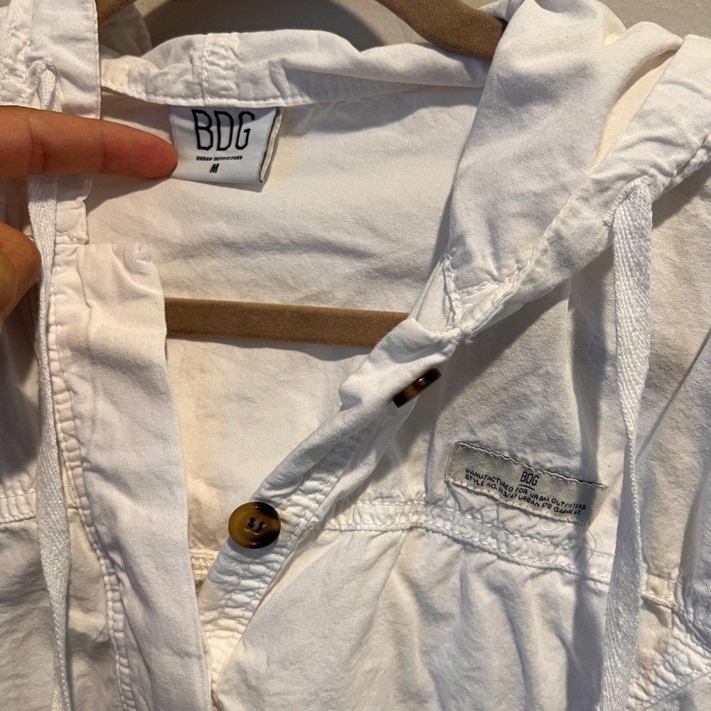 Cropped White Hooded Shirt - Picture 4 of 5